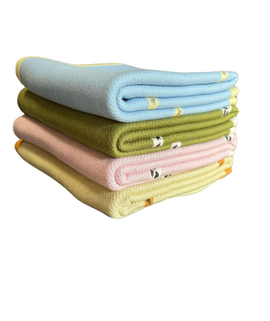 Eddie the Giraffe Baby Blanket – Pure Merino Wool
